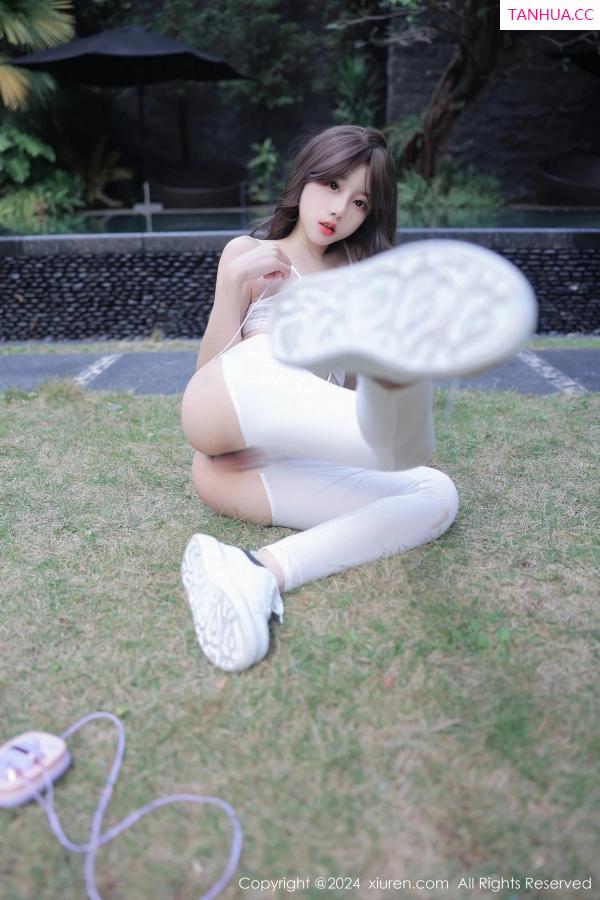   [XiuRen]高清写真图 2024.02.23 No.8132 桃妖夭 新人美腿第33张图片
